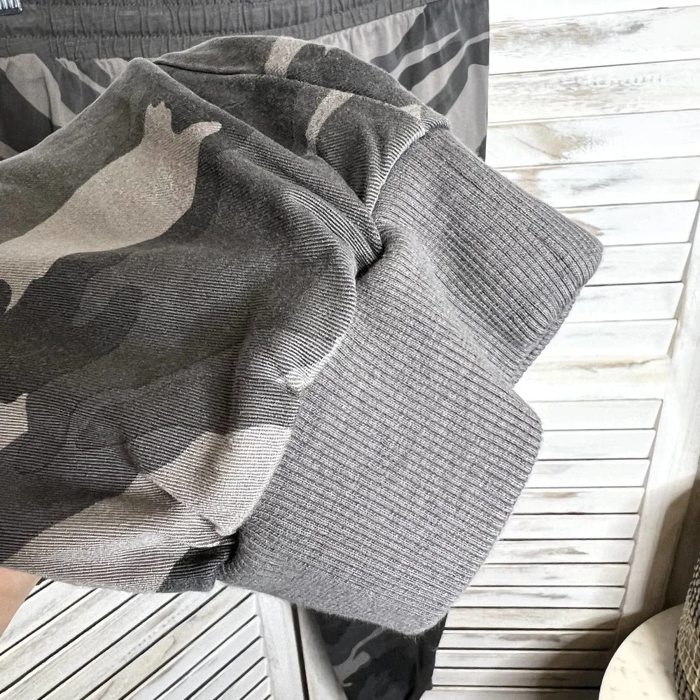 SPLENDID Women's Camo Camouflage Loose Fit Jogger Pants Drawstring Waist Gray S - Picture 10 of 12